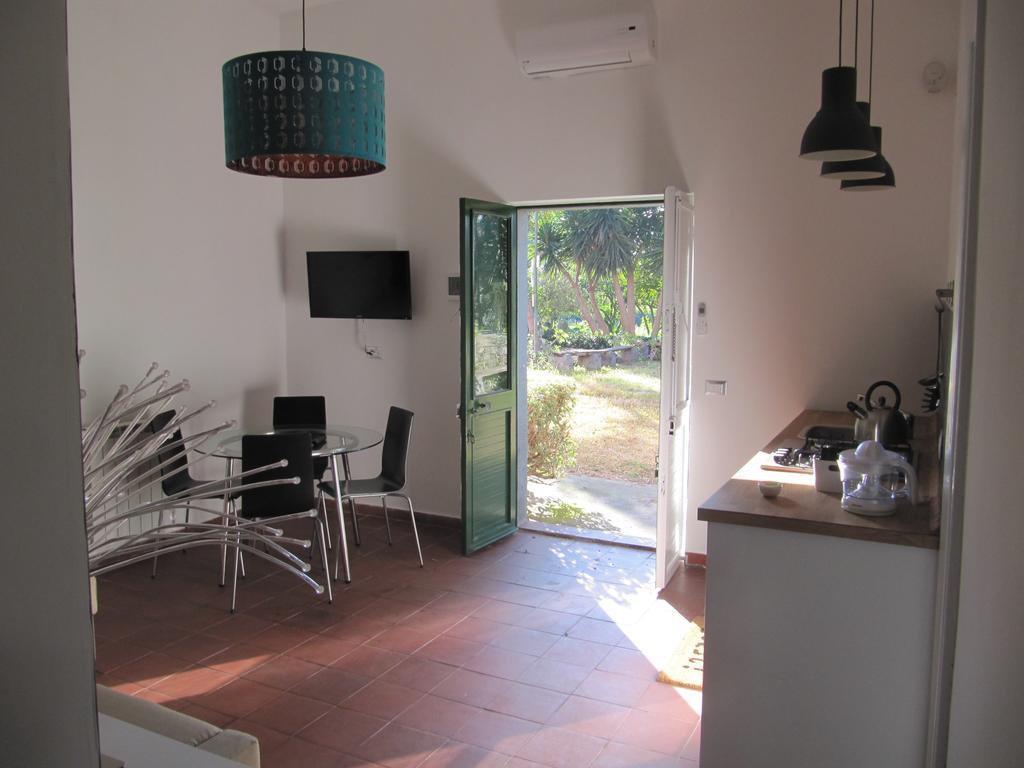 Terre Del Cardinale Country Suites Catânia Quarto foto